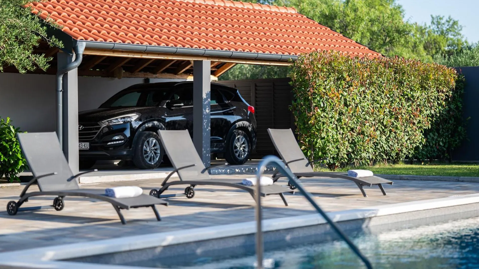 Villa Pietra- Modern Rustic Poolside Oasis Benkovac
