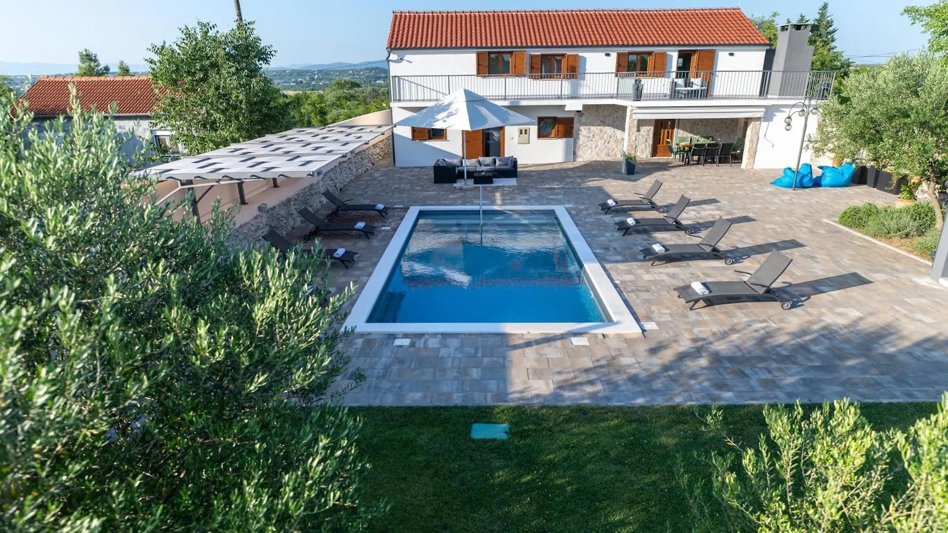 Villa Pietra- Modern Rustic Poolside Oasis Benkovac